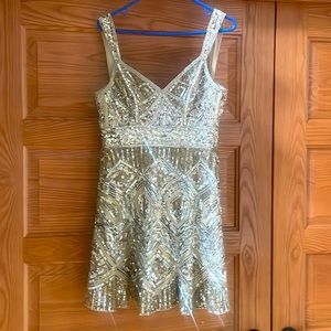 SHERRI HILL gold Sequined dress